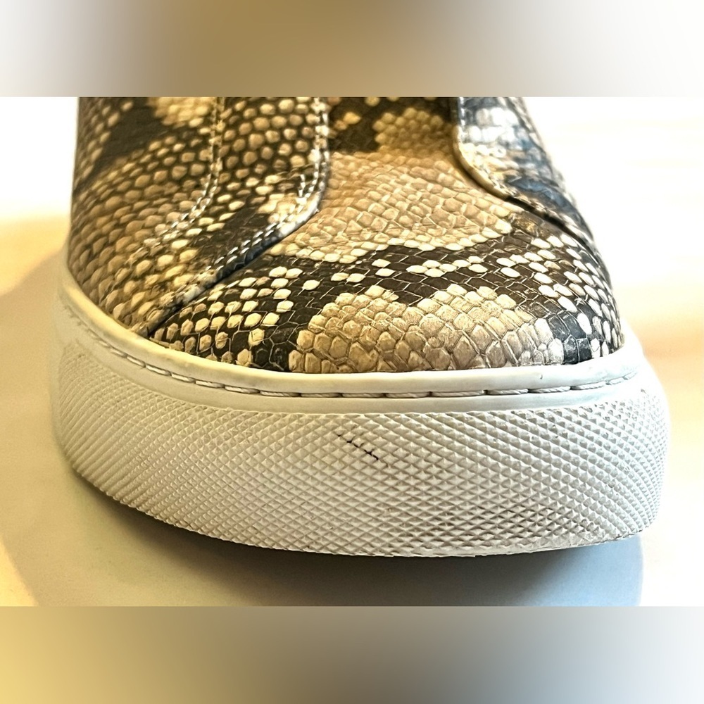 J/Slides NYC Snake Print Shoes Leather Upper Slip-On Sneakers Women’s Size 7 - Picture 8 of 16